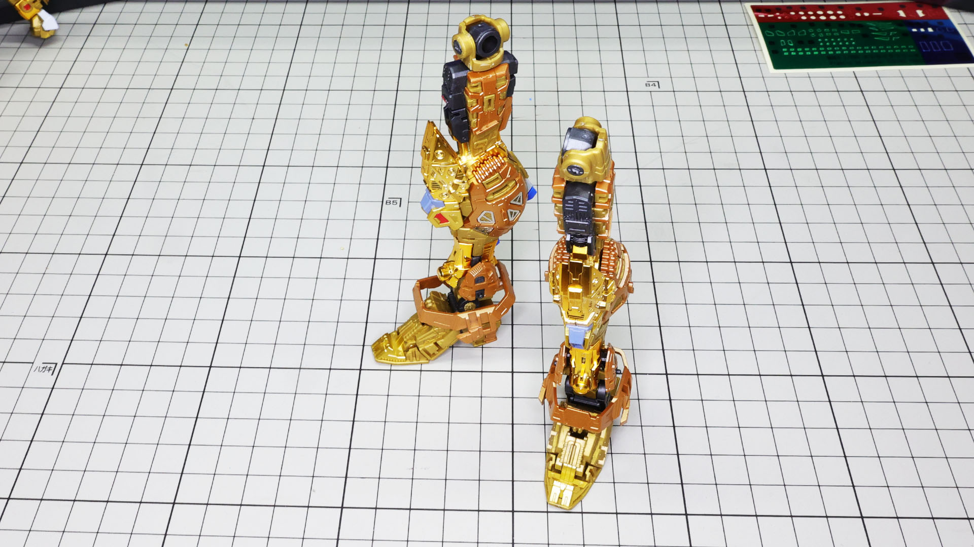 脚部本体とドッキングすれば完成です。とてもディテールに満ち満ちた脚部はカッコイイの一言！