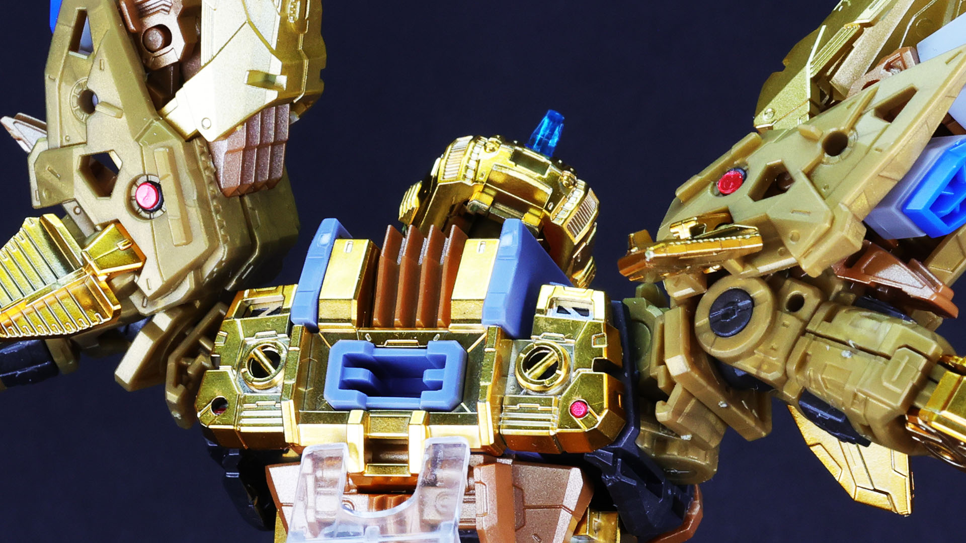 背面、丸一モールドやフィン状のディテールがかっこいいです