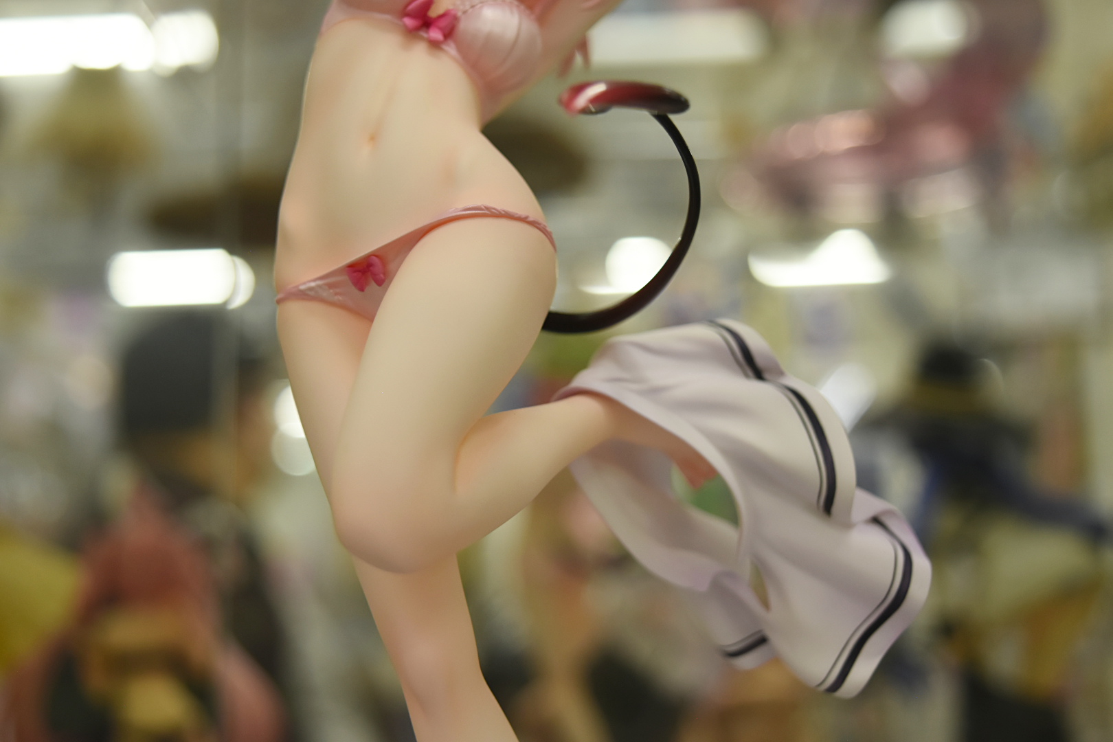 上も下も、目を引くポイントが多すぎる