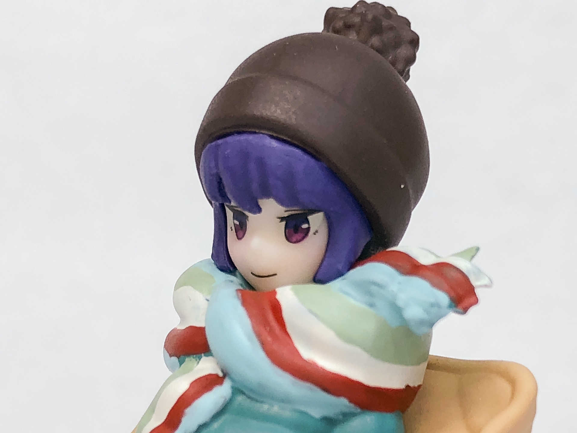 顔は成型色仕上げにて塗装していませんがチークのみで十分に肌の質感が表現されています。