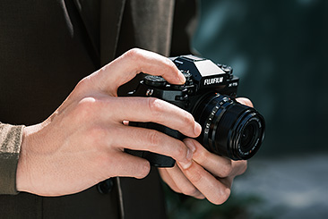 富士フイルム、ミラーレス一眼「FUJIFILM X-T5」の予約受付を開始