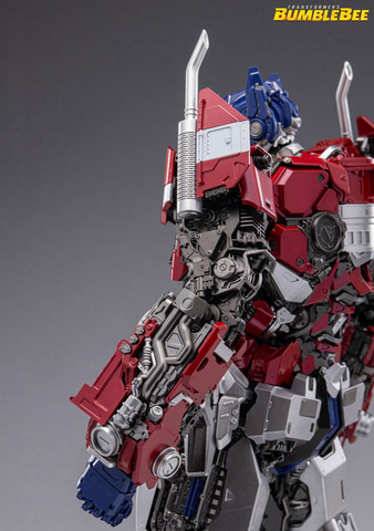 映画「トランスフォーマー/バンブルビー」よりオートボットの司令官