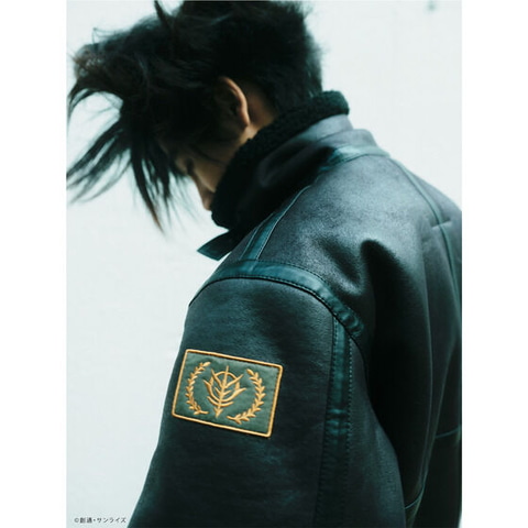 ジオン軍の刺繍ワッペンがポイント。フライトジャケット「STRICT-G