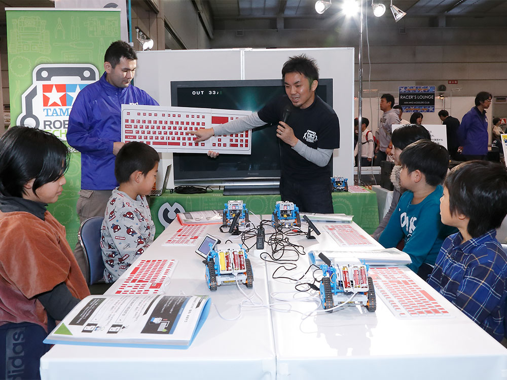 全国展開している話題の教室「タミヤロボットスクール」で行われている初心者のためのロボットプログラミング体験会を開催