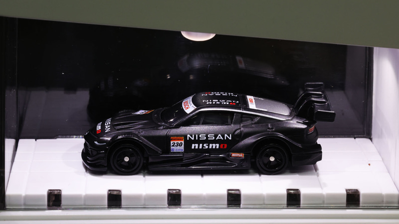 入れ替えになるGT-RのGT500テストカーも一緒に並べたい！