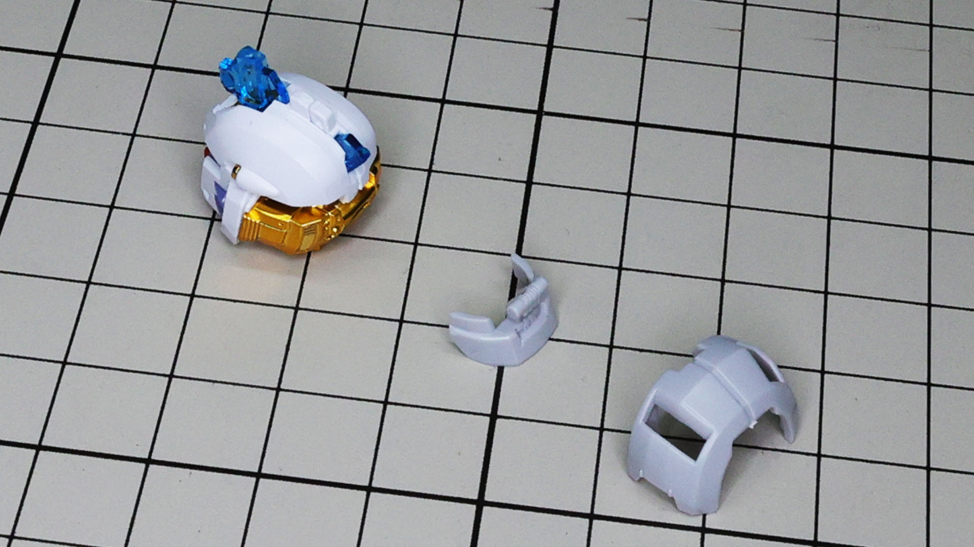 襟足装甲も若干可動するようになっています