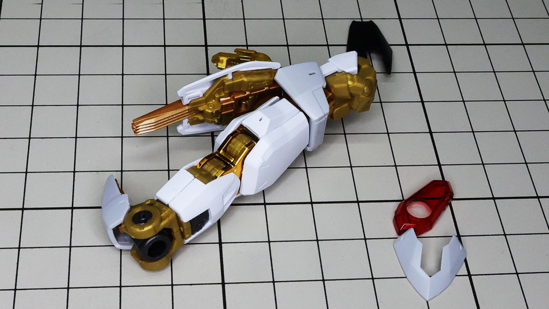 ビームシールド前後のパーツを組み付ければ完成です