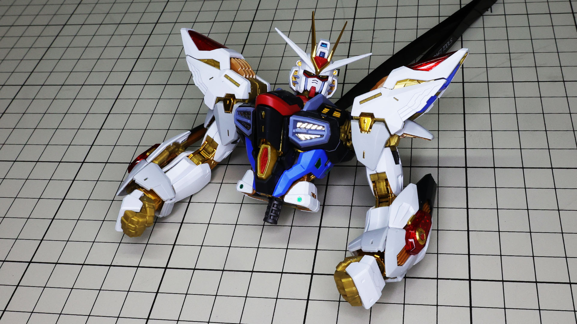 肩部・腕部も装甲が乗ると印象がまったく変わります！