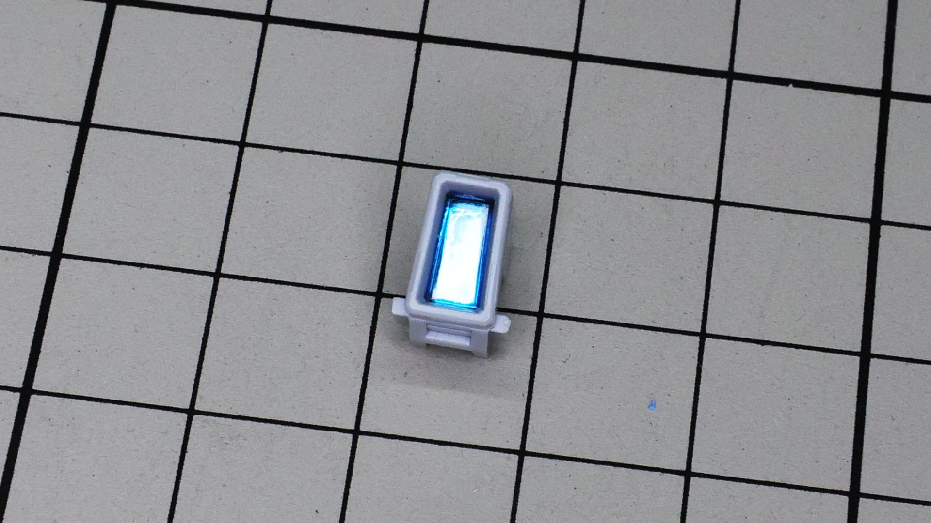 レール砲前後を中央部のパーツで挟み込みます