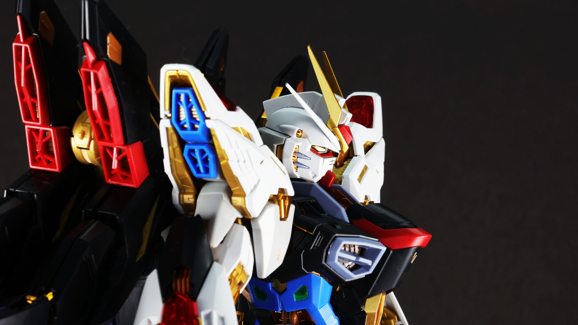 各ユニットが通常位置だと機体側面に推進器が集結して、そのメカ感がたまらない！