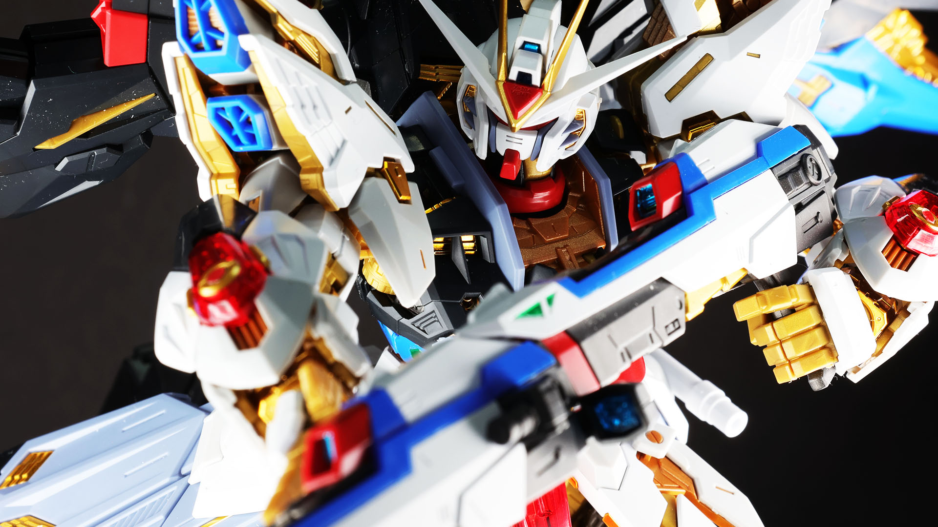 強力な攻撃からダブルビームシールドでアークエンジェルを守る！