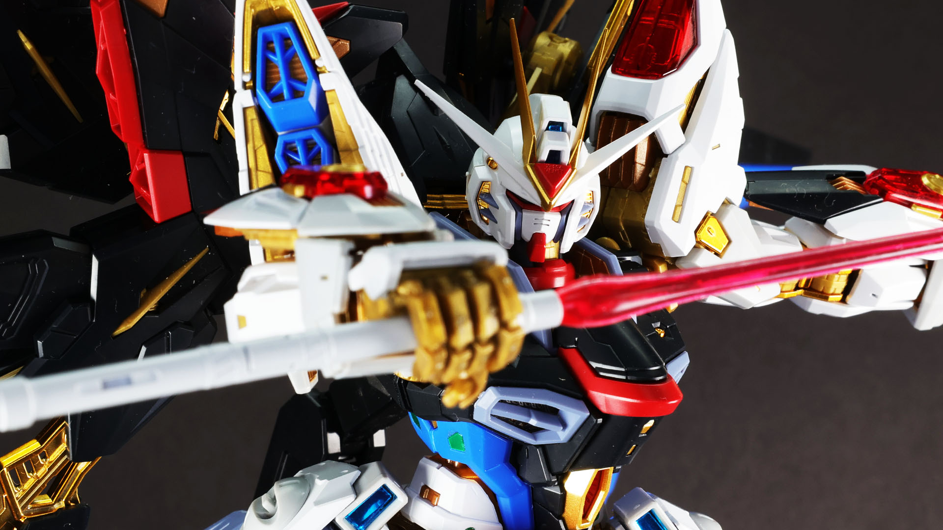 引き出し式による股関節拡張によって脚をクロスさせられます