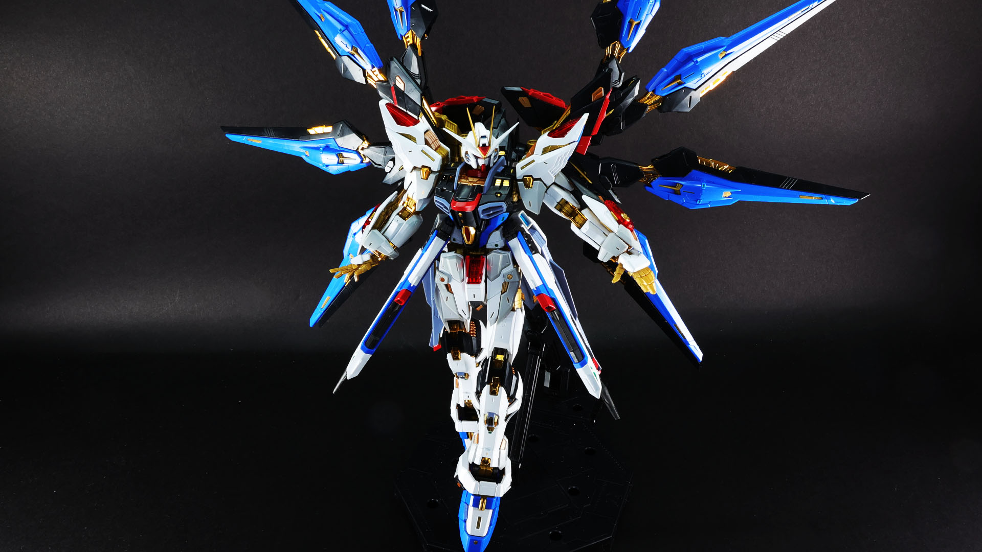 引き出し式による股関節拡張によって脚をクロスさせられます