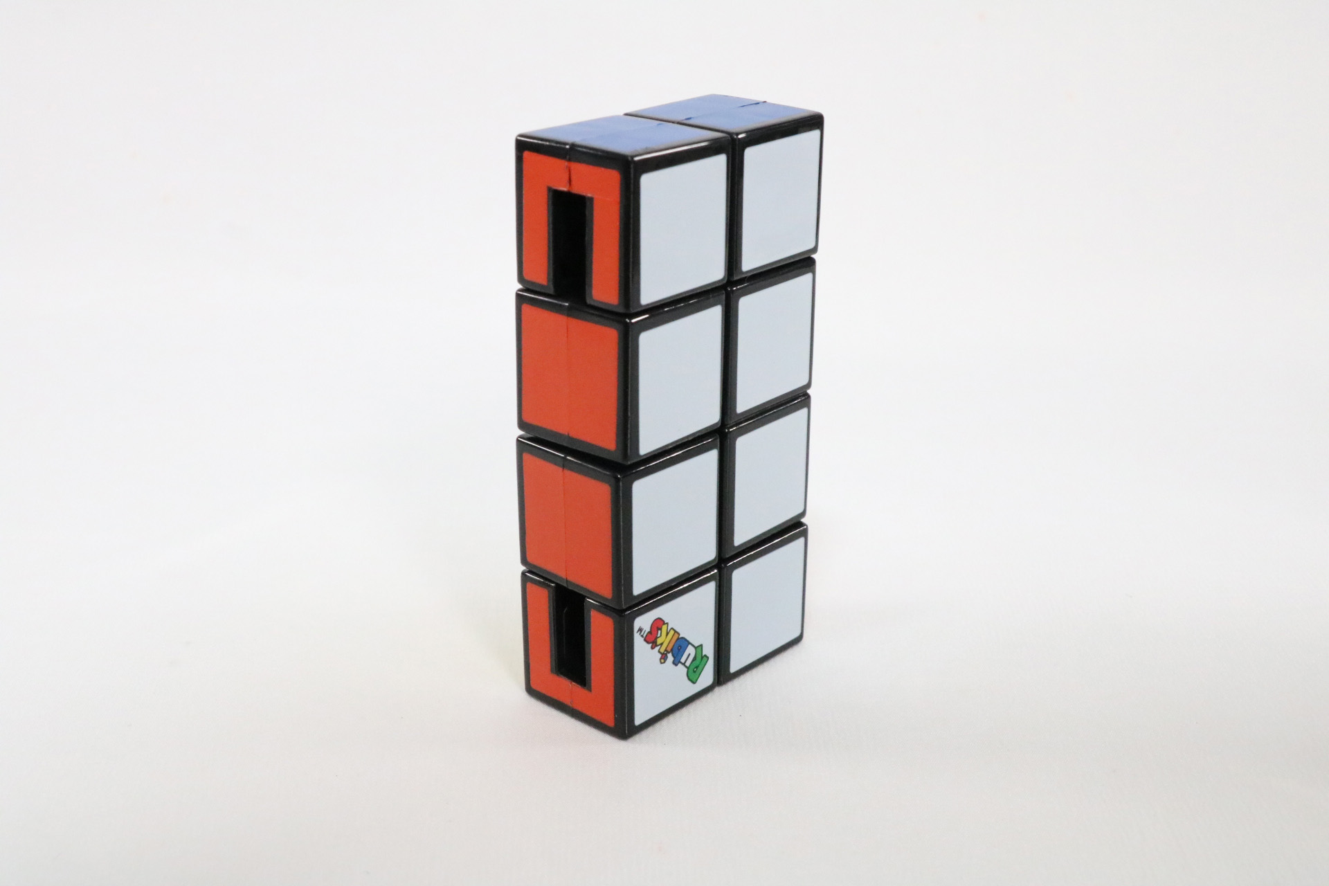 変則的な形状のルービックキューブ