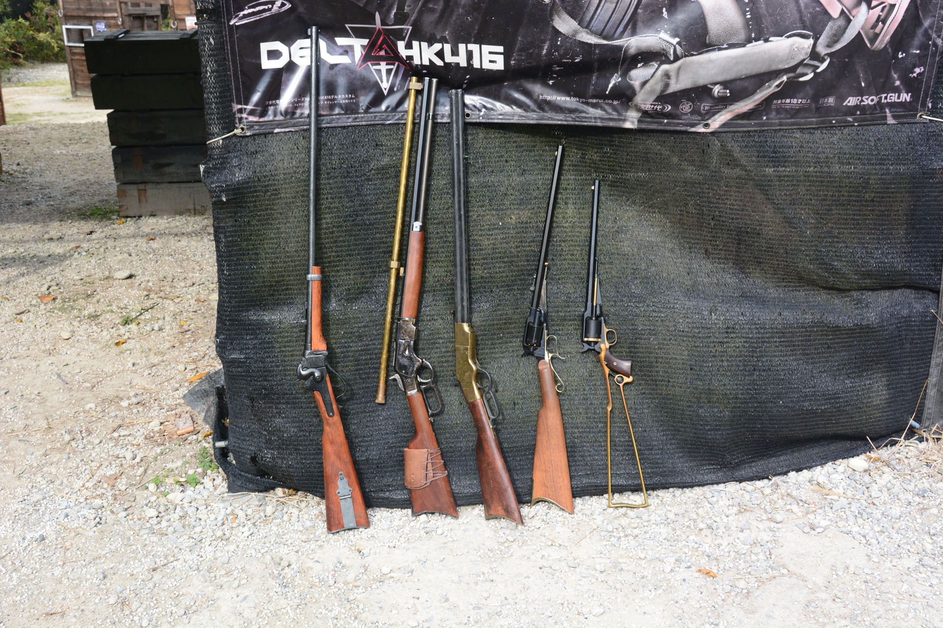 会場では様々な場所でコレクションを披露する人も