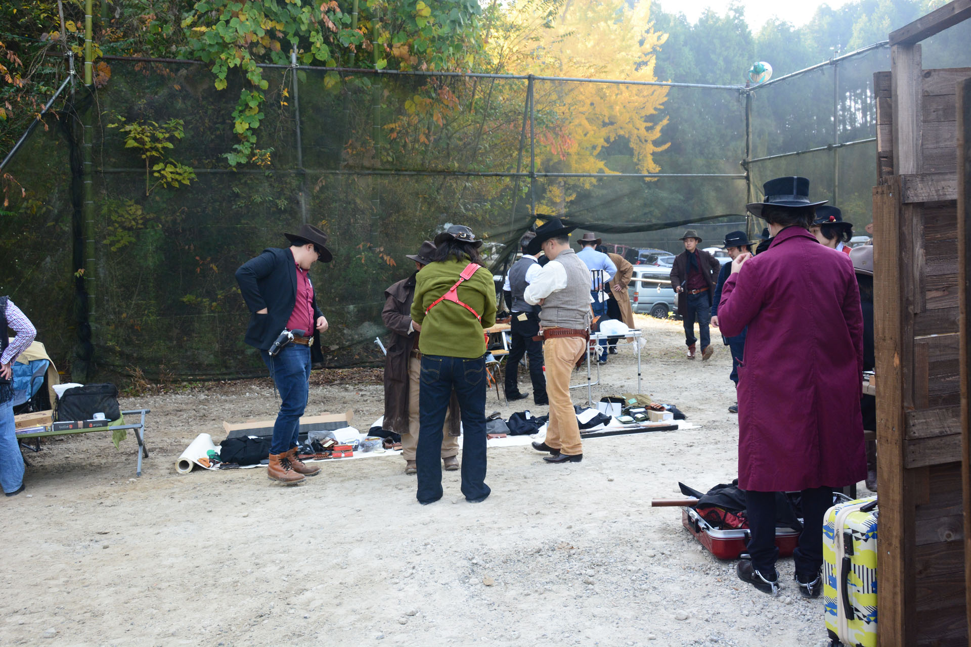 フリーマーケットには西部劇道具が多く出品されていた