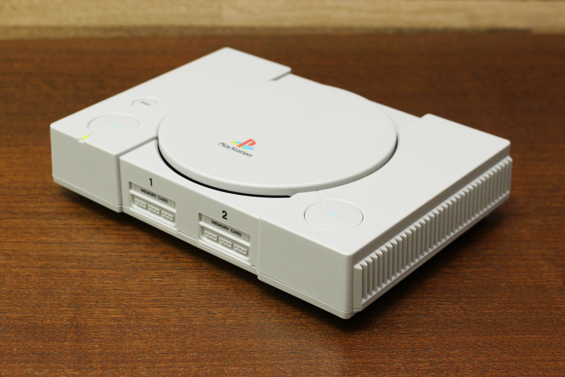 懐かしさあふれる初代PS。今から28年前の1994年12月に発売された