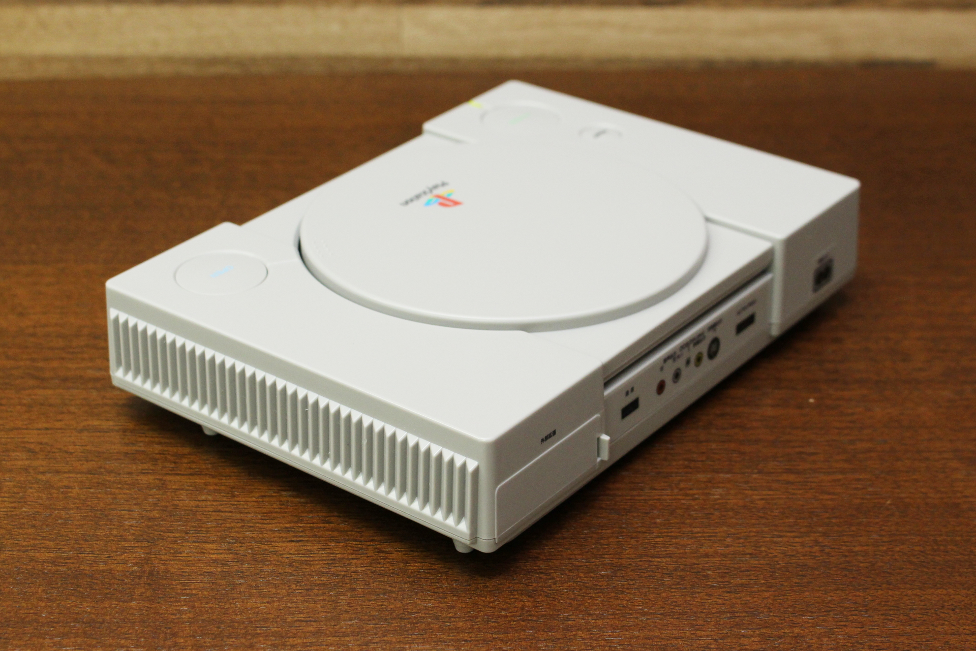 懐かしさあふれる初代PS。今から28年前の1994年12月に発売された
