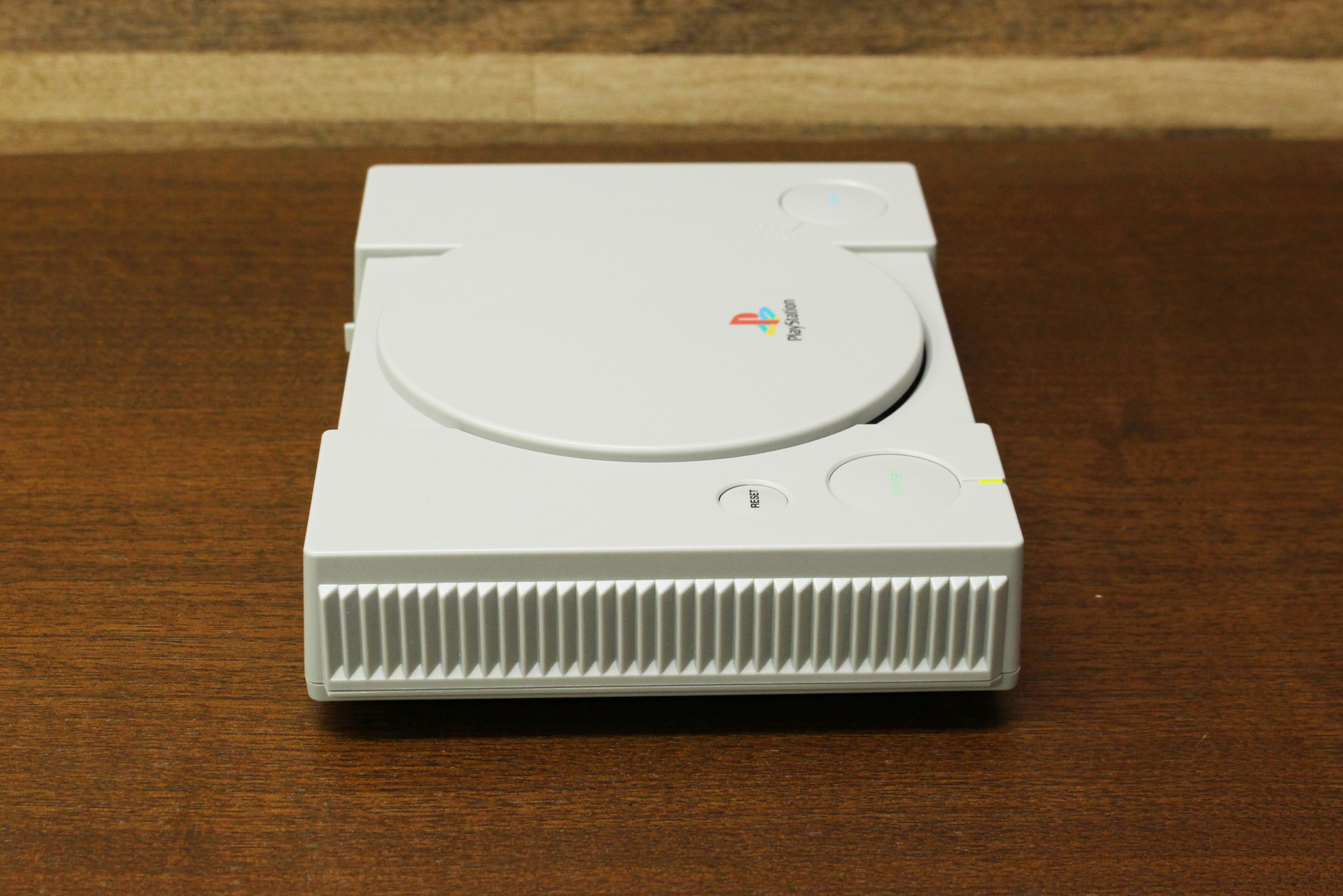 懐かしさあふれる初代PS。今から28年前の1994年12月に発売された