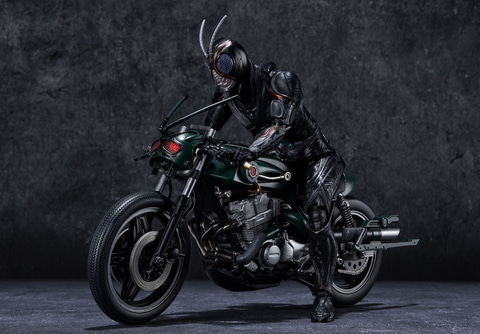 【未開封】フィギュアーツ真骨彫と組合せ可！仮面ライダーブラックバトルホッパー模型 5_l.jpg