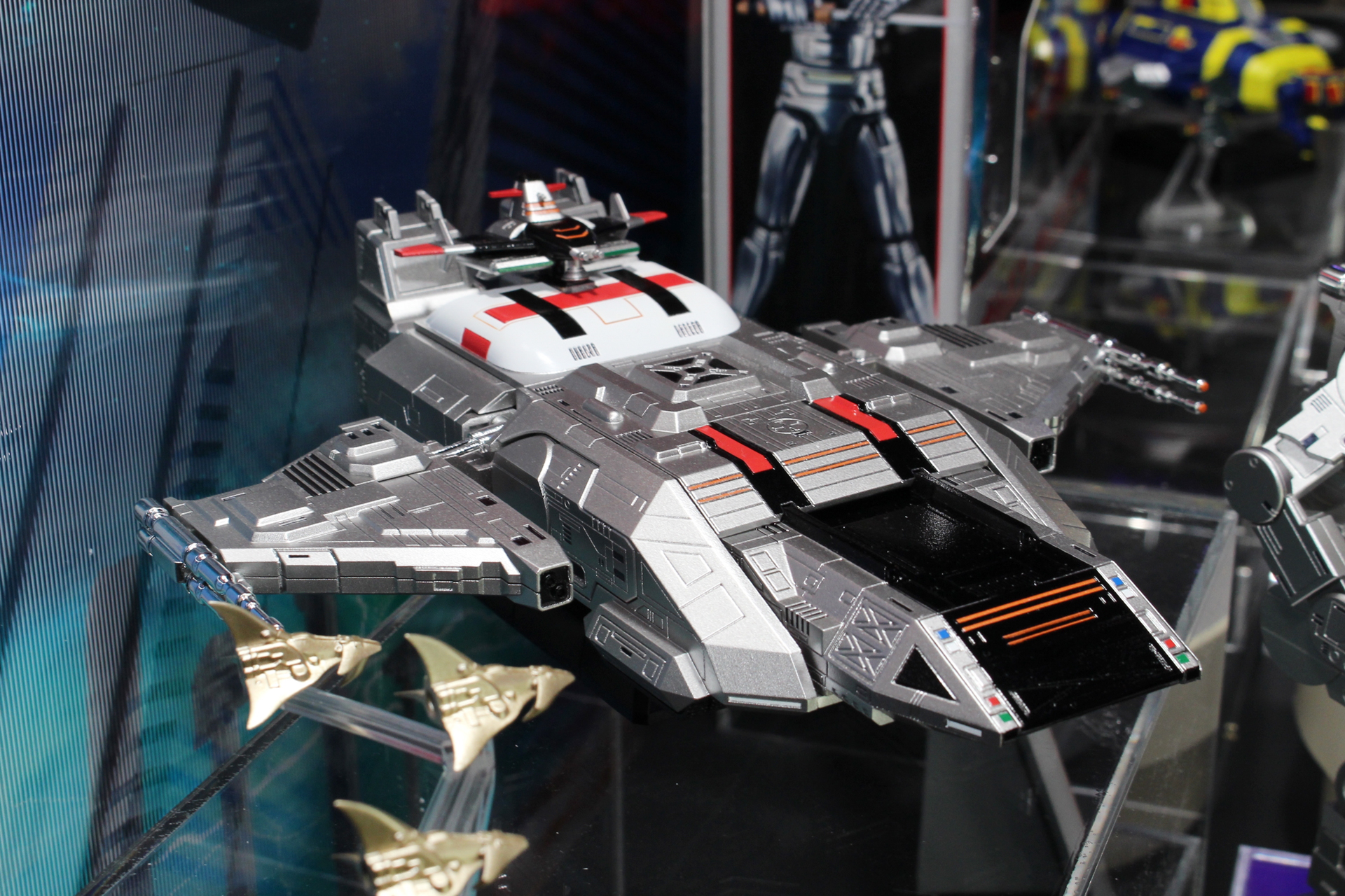 機首のハッチは開閉。写真はシャリンガータンクのみだが、適度なスケールに拡大されたモトシャリアン（同スケールだと小さすぎてしまうらしい）も付属予定