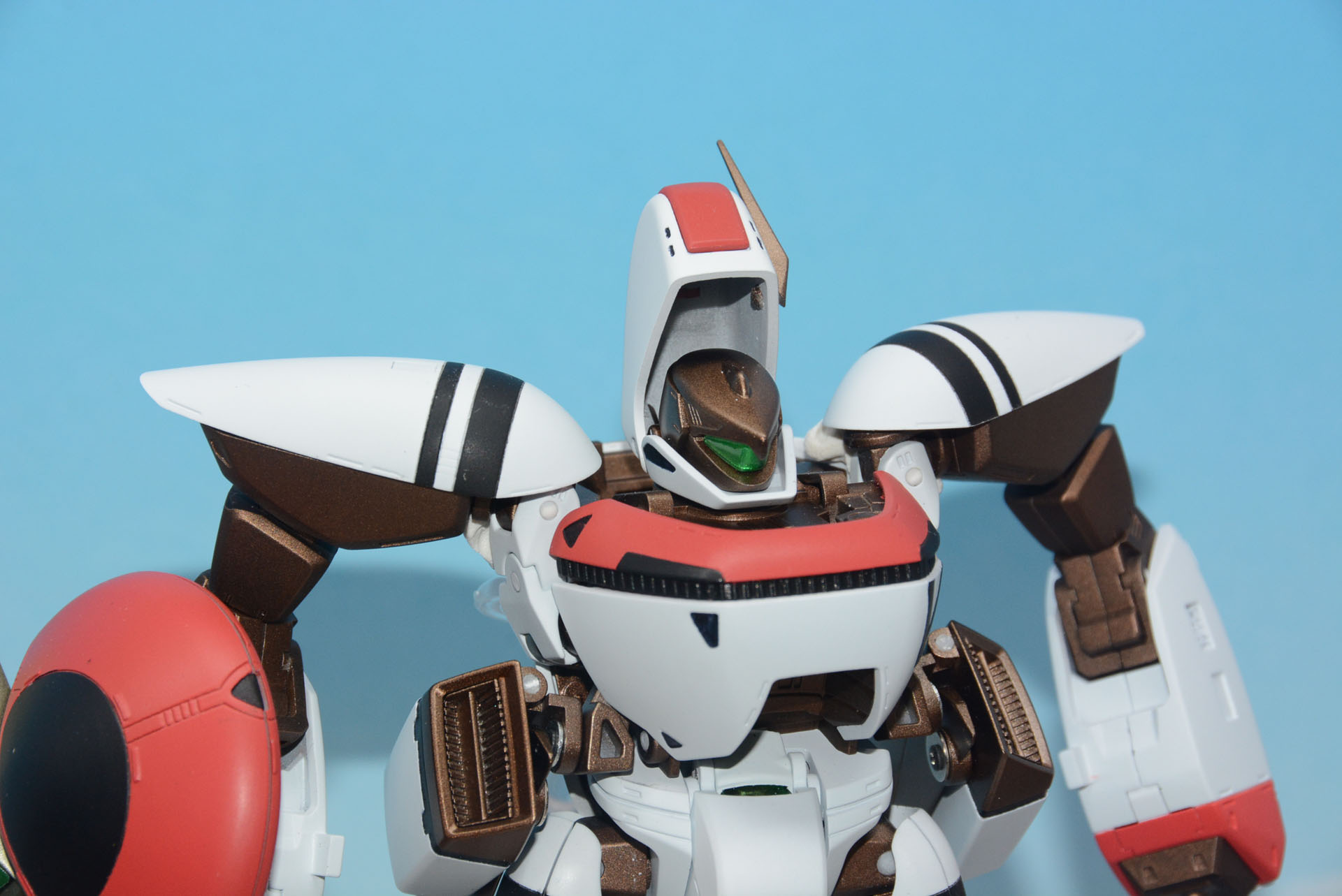 生物的な雰囲気のある頭部。宮武氏ならではの"異形感"を感じるデザインだ