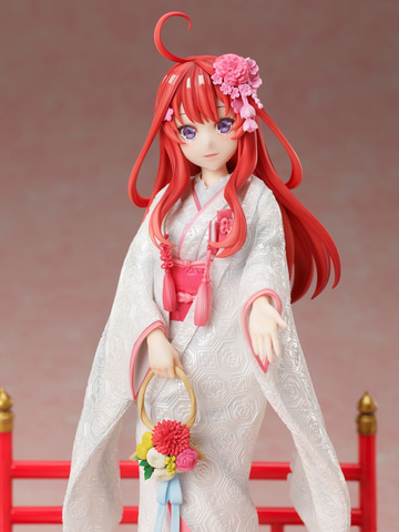 五等分の花嫁∬」より白無垢姿の一花と五月のフィギュアが登場。本日