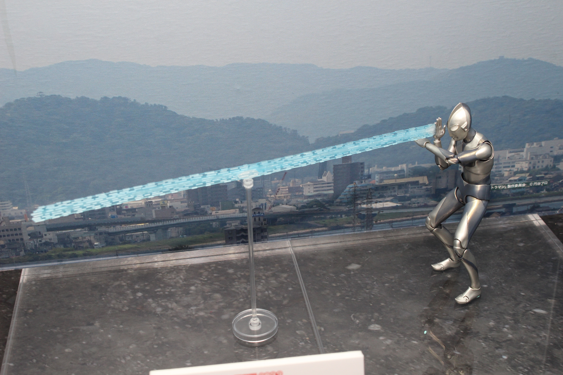 「S.H.Figuarts ウルトラマン-降着時Ver.（シン・ウルトラマン）」。2023年5月発売予定。価格は7,700円（税別）。プレミアムバンダイ販売商品