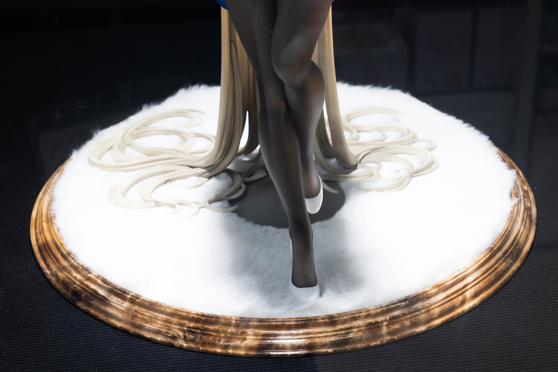 台座部分は、モフモフした部分もあるなど、かなりリッチに見える