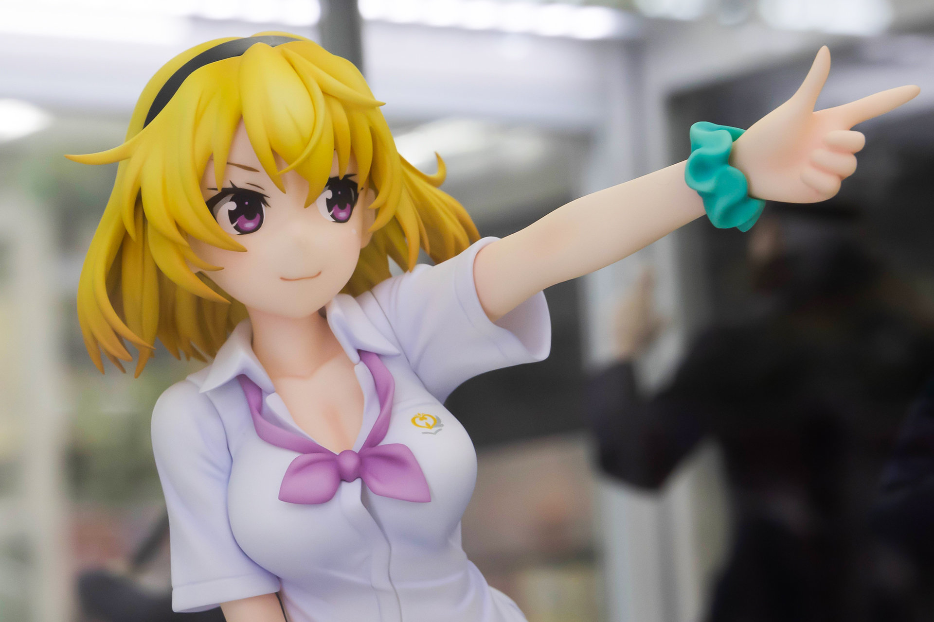 大きなバストとそれに伴う制服のしわの寄り方など、見ればいるほど感心させられる部分が多い