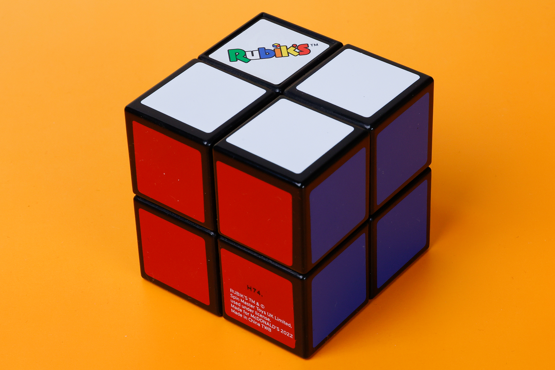 2×2だが、かなり本格的な「ルービックキューブ」が遊べる！