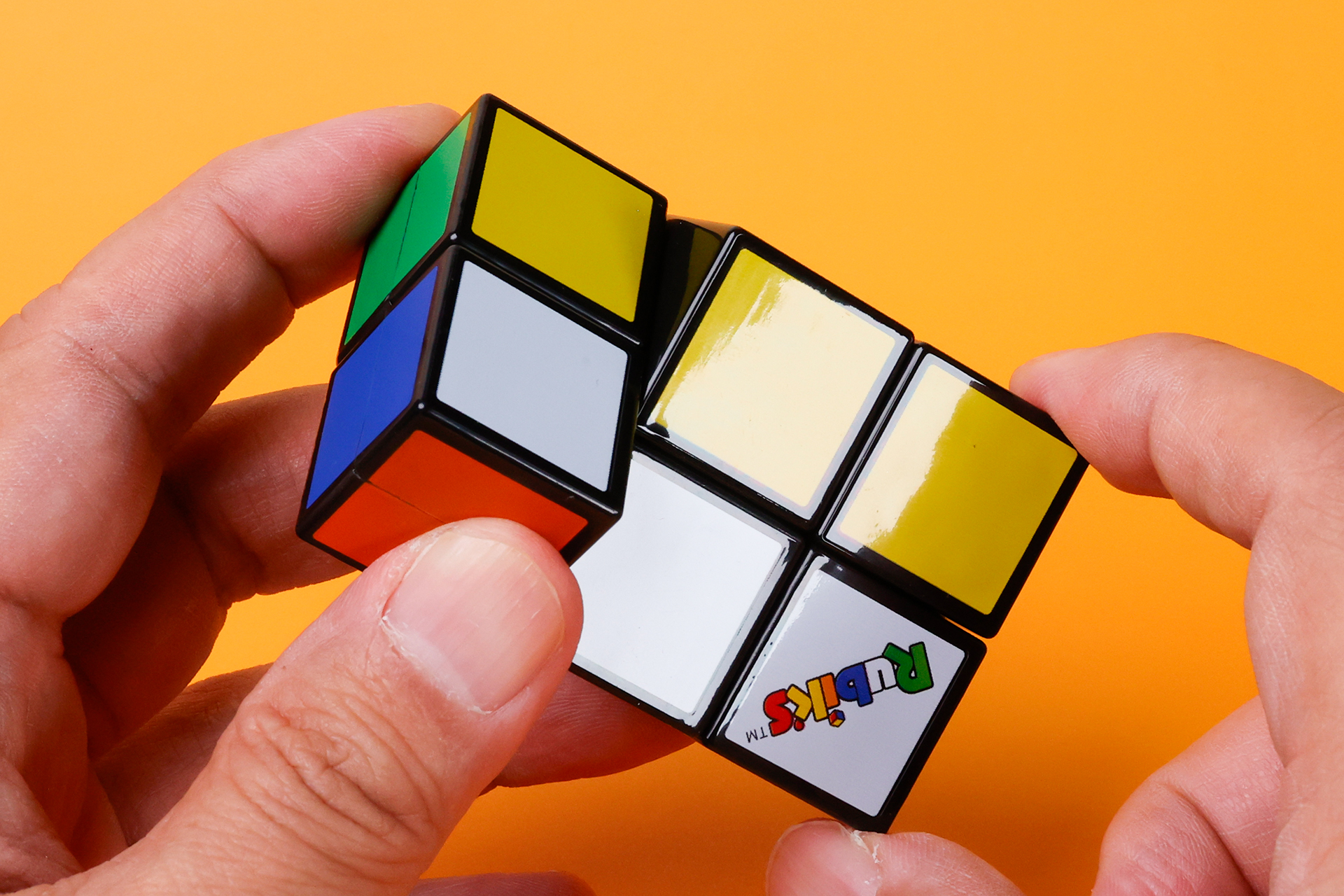 もちろん、垂直方向にも回転が可能だ