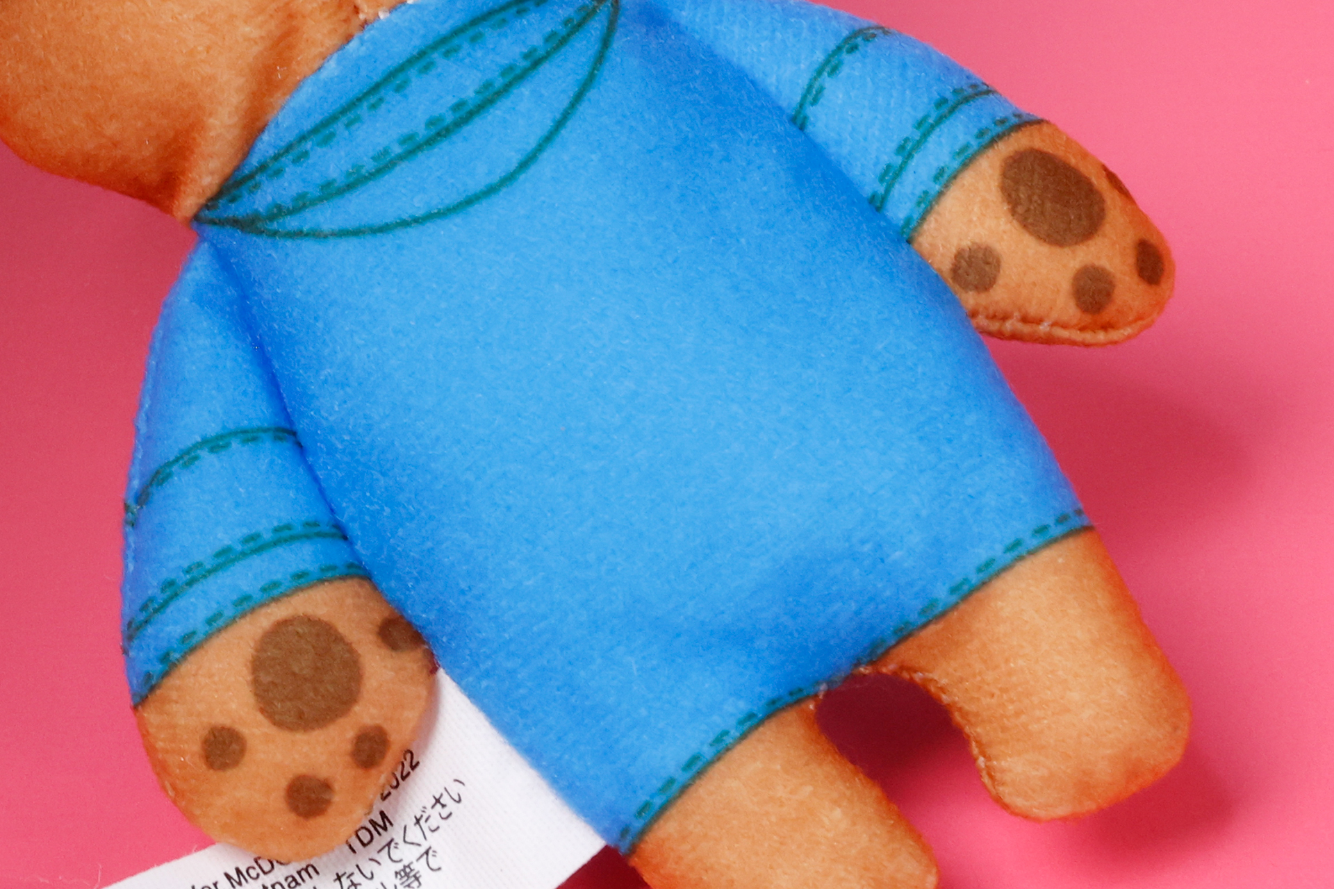 背中側はスッキリとした感じだ