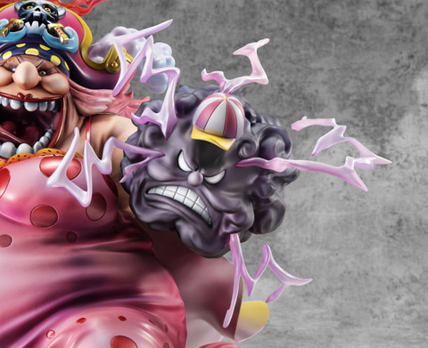ワンピース ビッグ・マム フィギュア 約30cm ONE PIECE」より四皇のビッグ・マムが30cm超えの大きなサイズで