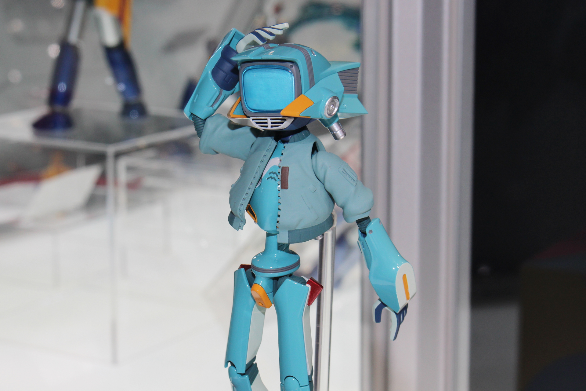 光沢のある塗装や顔の造形などもかなりいい感じだ。ブルゾンがつや消し塗装になっているのもポイント