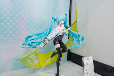ワンホビG】初音ミクの新作フィギュアが展示！レーシングミクに雪ミク