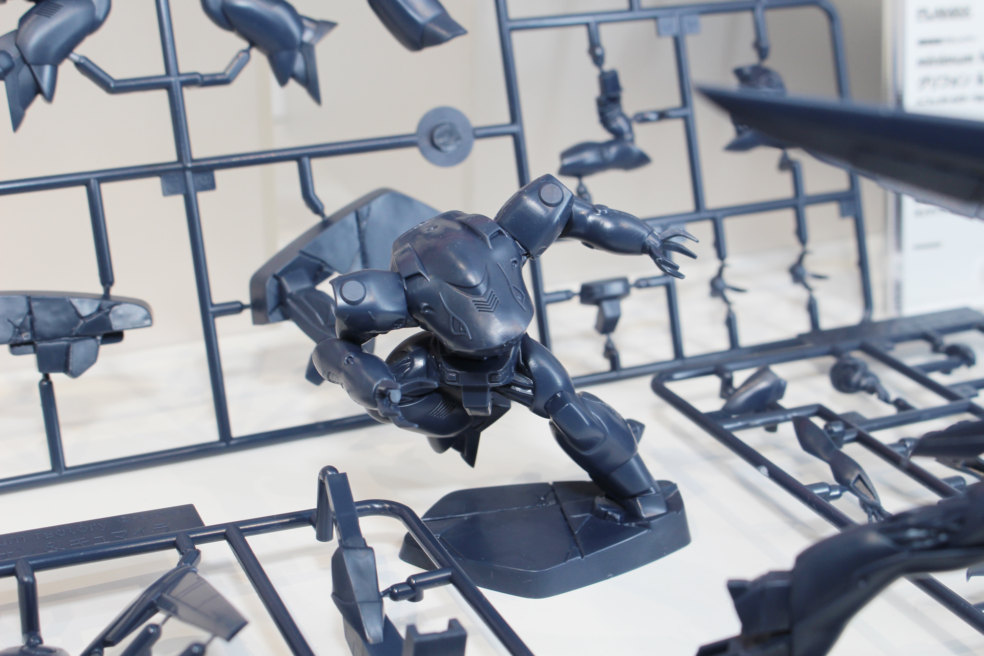 「PLAMAX MF-67 minimum factory グリフォン & キュマイラ レイバーカラーVer.」。 2023年3月発売予定。価格は4,180円（税込）