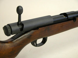 コッキングすると「チャキーン」という作動音がリアル