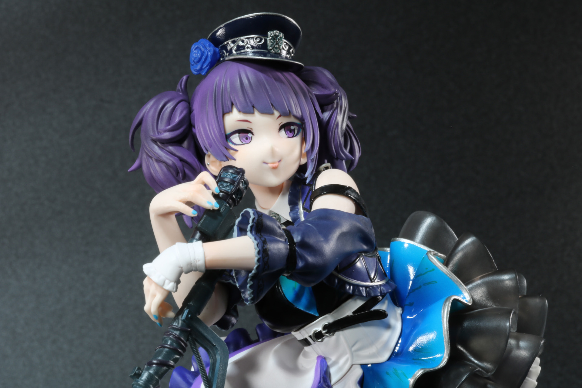 角度を変えても口元や目線がはっきりと見える