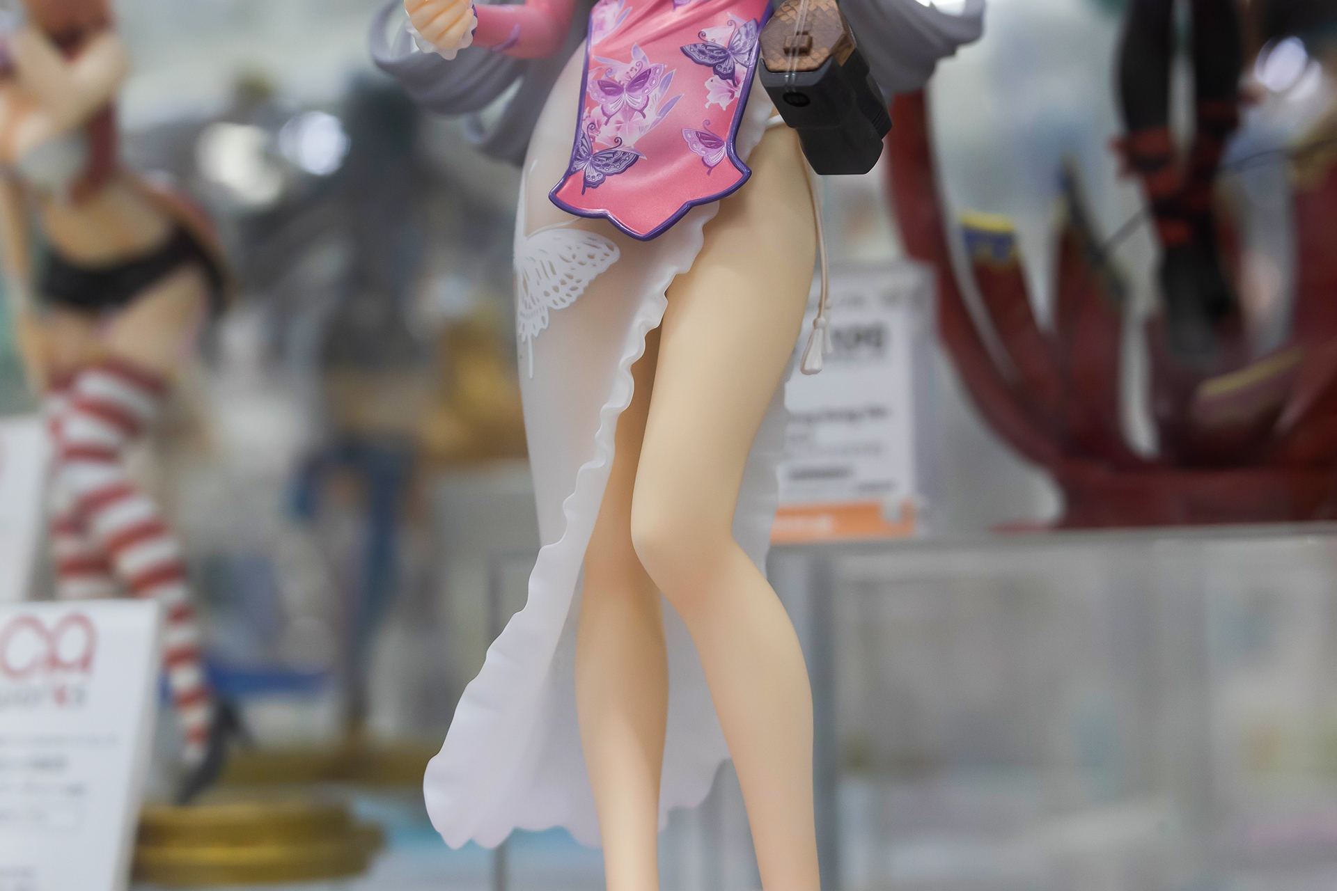 クリアパーツを使用していることから、透けて見えるところがなんともセクシーな感じだ