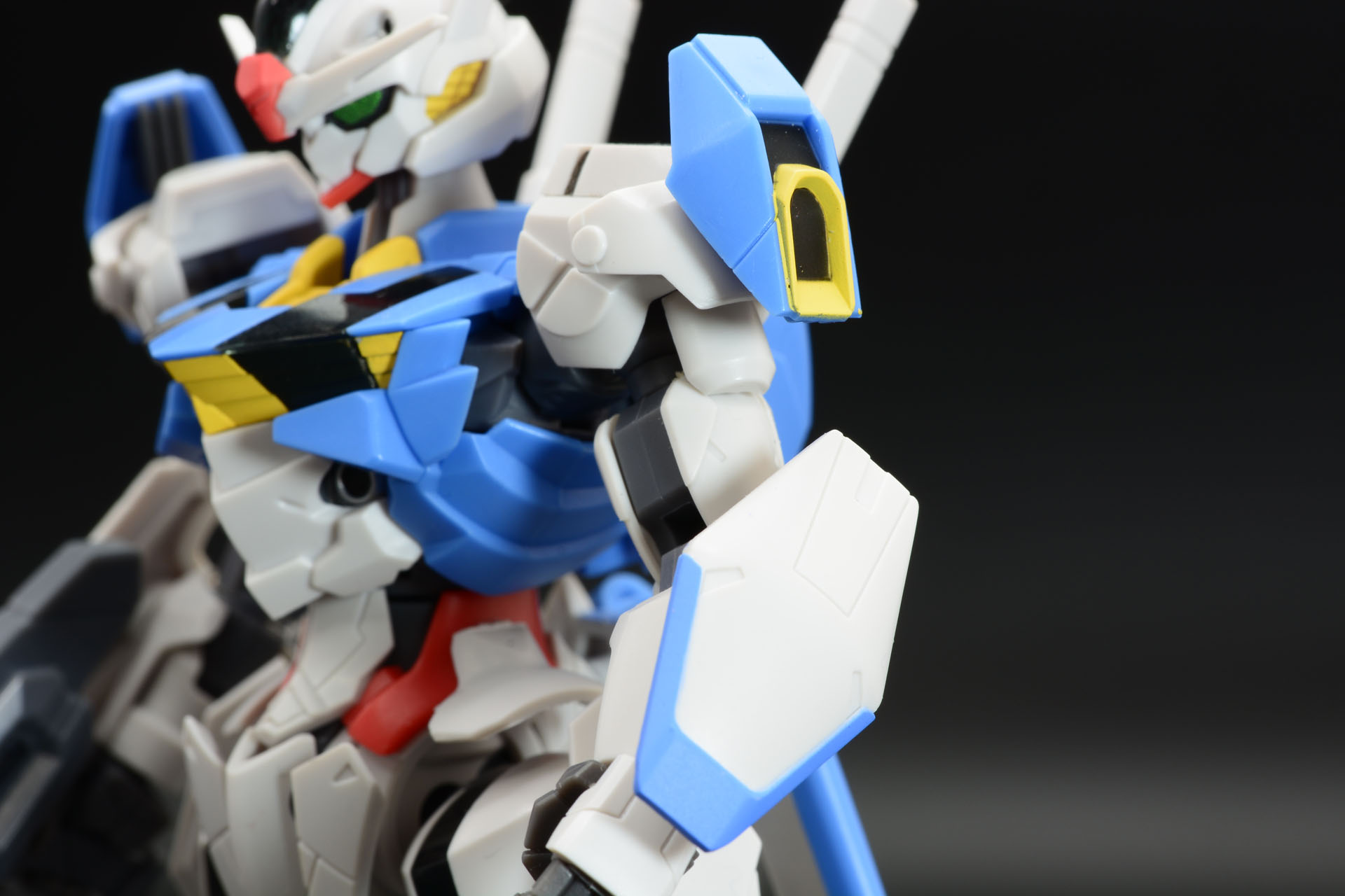 体の各部に取り付けられたガンビット。エアリアルの機動力を増す機能がある