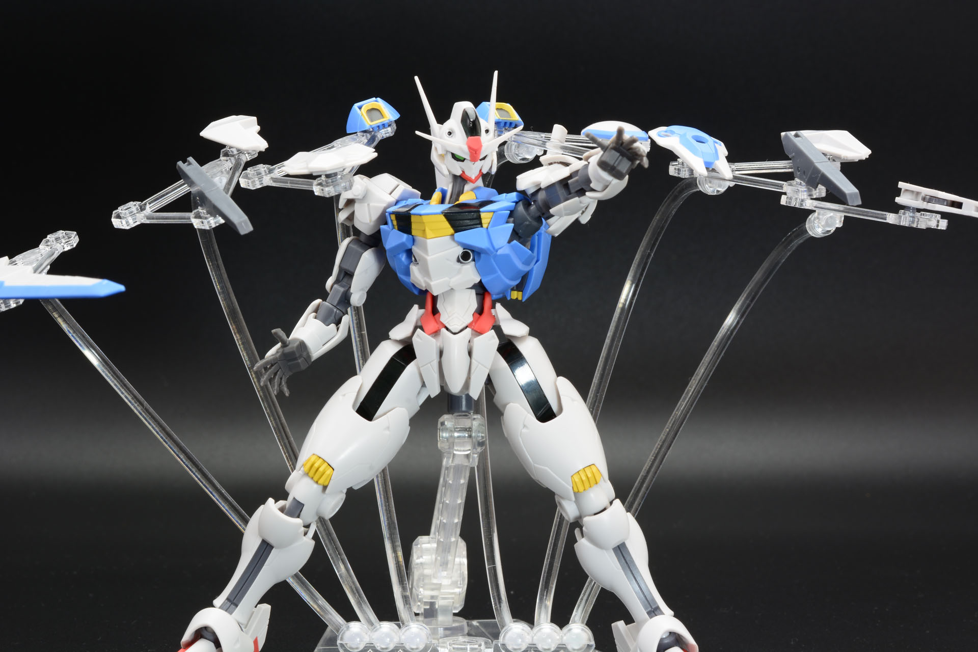 カーブを描く支柱が、ガンビットの動きの勢いを感じさせる。アニメのガンビットの動きをどう再現するか色々試せそうだ