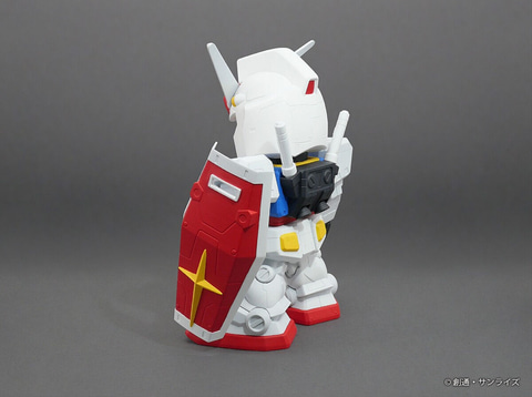 全高約23cmの圧倒的存在感！ 「RX-78-2 ガンダム」のジャンボ