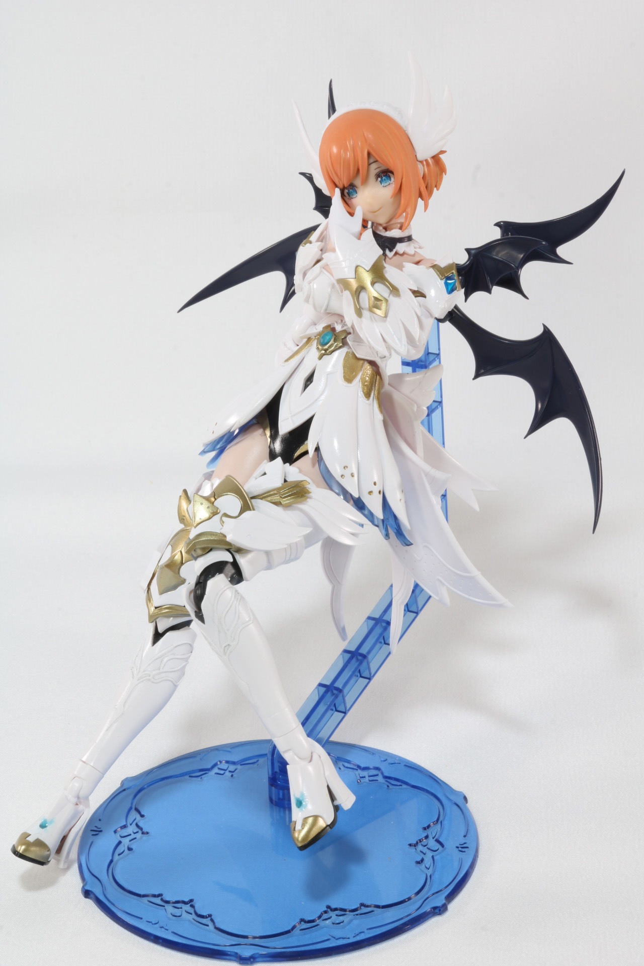 「ルミティア」に悪魔の羽を付けた状態