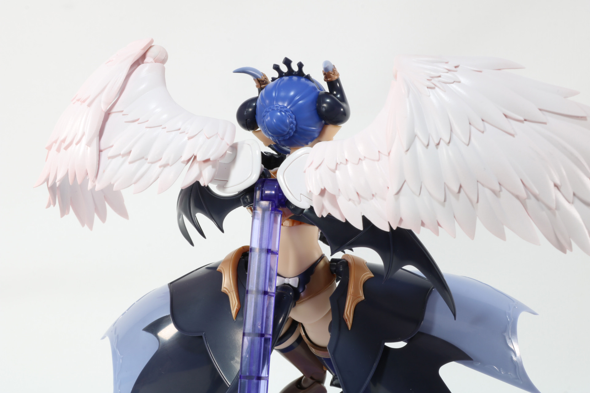 「ルミティア」の剣と「ヴェルルッタ」のランスによる二刀流スタイルもできる