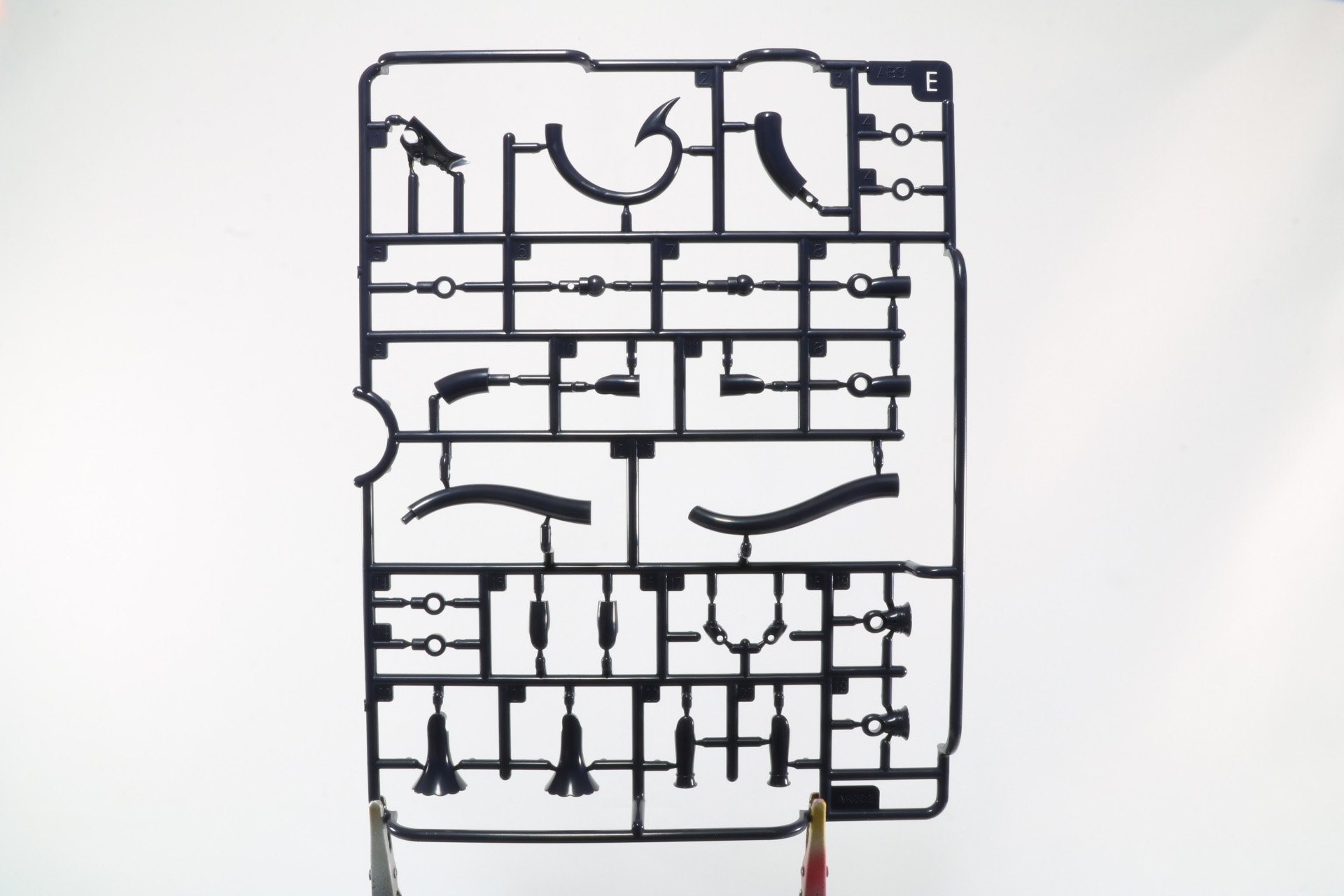 尻尾パーツや前腕パーツが伺えるEランナー