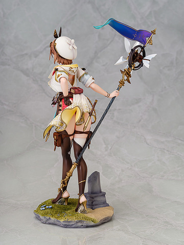 ライザのアトリエ　フィギュア Amazon.co.jp: ファット・カンパニー(Phat Company) ライザの