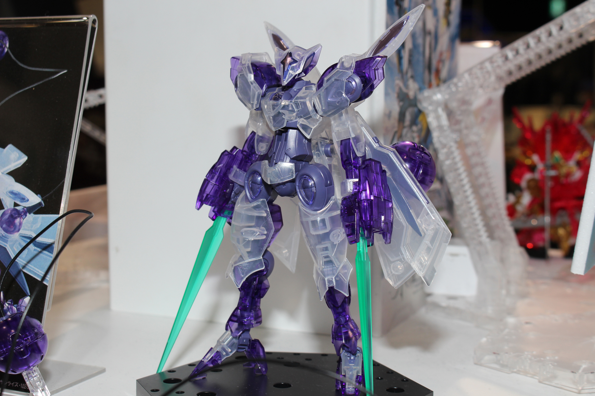「HG 1/144 ベギルベウ [クリアカラー]」。12月3日発売。価格は1,760円（税込）。ガンダムベース販売商品