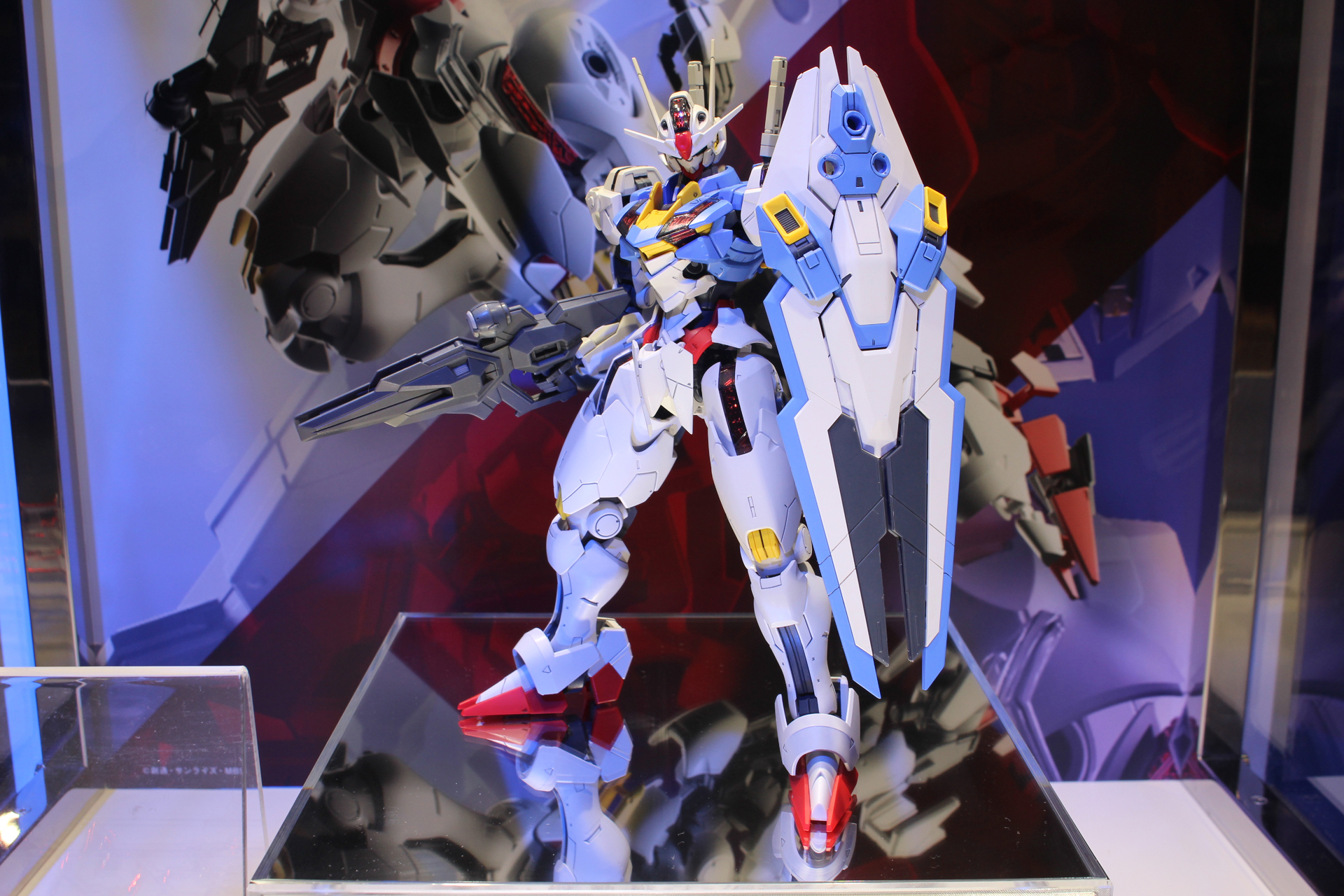 「FULL MECHANICS 1/100 ガンダムエアリアル」。2023年3月発売予定。価格は4,180円（税込）