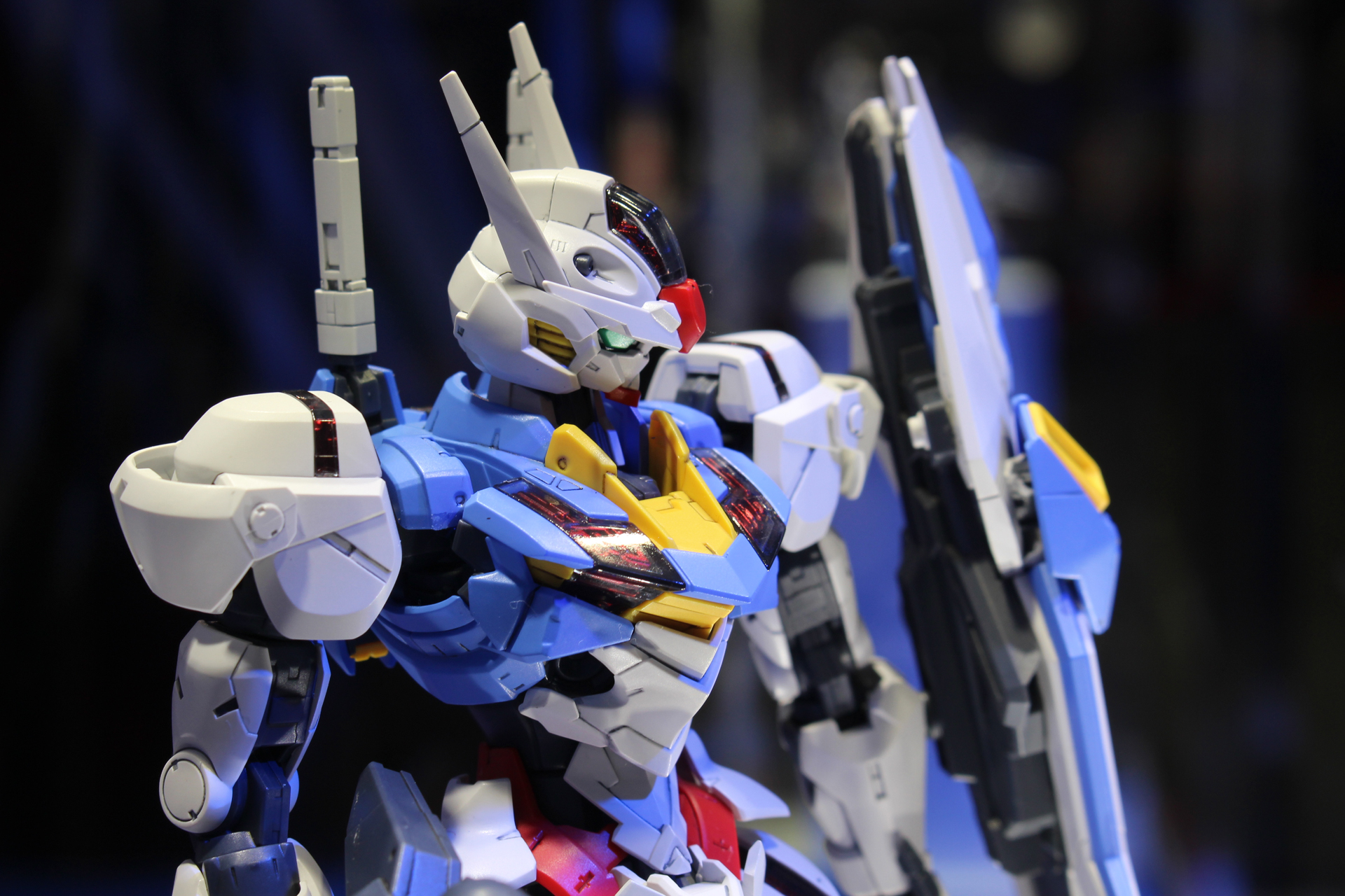 どこか女性的な雰囲気も感じさせる機体の形状を見事に再現